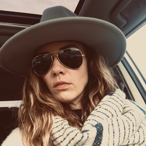 Meet your Posher, Dana - Picture 3 of 5